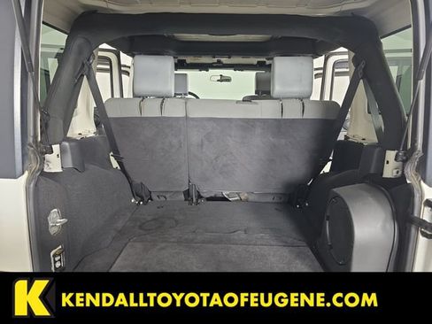 Used 2010 Jeep Wrangler Unlimited Sahara w/ Dual Top Group AWD/4WD image 10