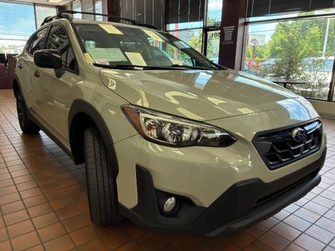 Used 2023 Subaru Crosstrek 2.0i Premium w/ Popular Package #3 AWD/4WD image 1