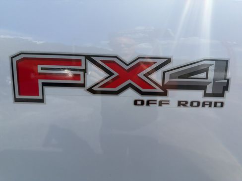 Used 2024 Ford F250 Lariat w/ Lariat Ultimate Package AWD/4WD image 23