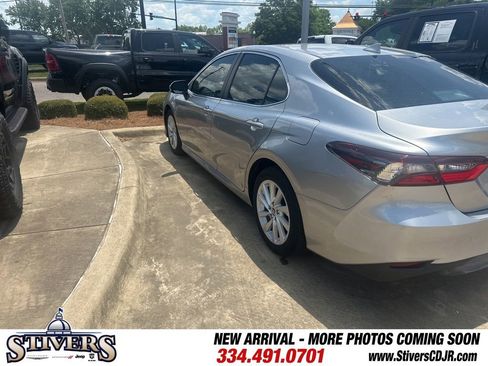 Used 2021 Toyota Camry LE FWD image 8