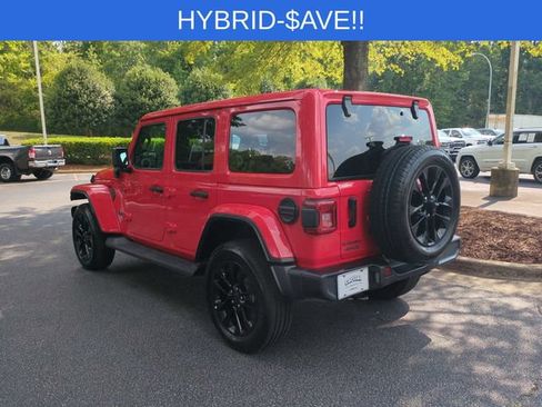 Used 2025 Jeep Wrangler Unlimited Sahara AWD/4WD image 3