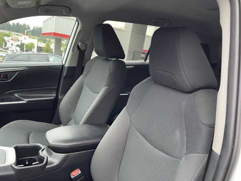 Certified 2024 Toyota RAV4 LE AWD/4WD image 17