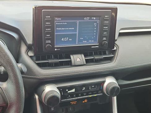 Used 2021 Toyota RAV4 LE FWD image 21