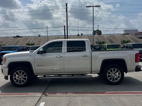 Used 2015 GMC Sierra 1500 Denali w/ Driver Alert Package AWD/4WD image 4