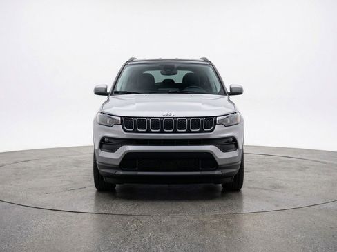 Used 2025 Jeep Compass Limited image 2