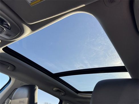 Certified 2022 Jeep Compass Limited w/ Sun and Sound Group image 7