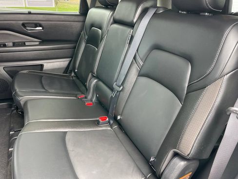 Certified 2024 Nissan Pathfinder SL AWD/4WD image 8