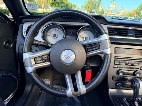 Used 2013 Ford Mustang GT Premium image 19