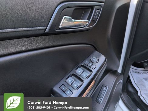 Used 2019 Chevrolet Suburban Premier w/ RST Edition AWD/4WD image 11