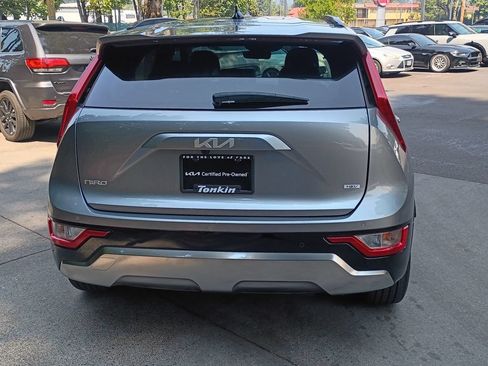 Certified 2025 Kia Niro EX Touring FWD image 5