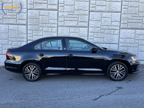Used 2018 Volkswagen Jetta Wolfsburg Edition image 8