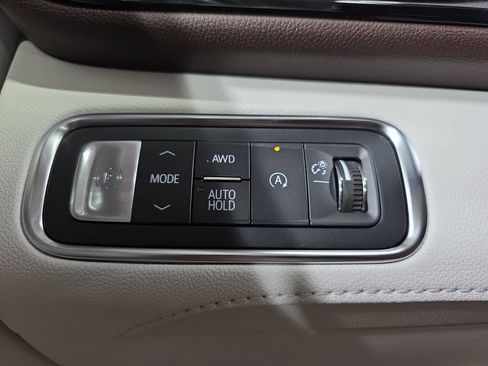 New 2026 Buick Enclave Avenir w/ Super Cruise Package AWD/4WD image 30