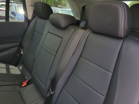 Certified 2026 Mercedes-Benz GLS 450 4MATIC image 14