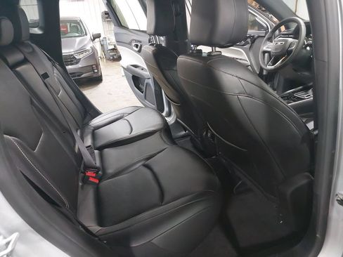 Used 2025 Jeep Compass Limited AWD/4WD image 11