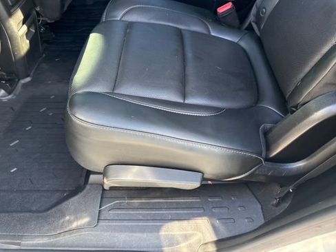 Used 2018 GMC Acadia SLT image 19