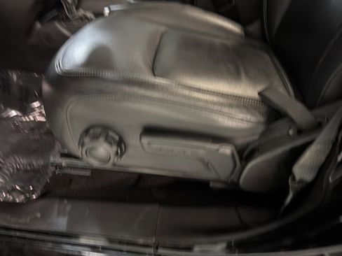 Used 2021 Jeep Wrangler Unlimited Sahara w/ Uconnect 4C Nav & Sound Group AWD/4WD image 16