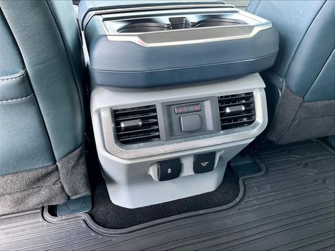 Used 2022 Ford F150 Limited AWD/4WD image 11