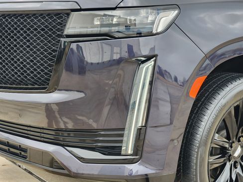 Used 2023 Cadillac Escalade Sport image 8