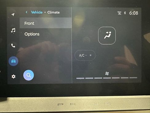 Used 2025 Toyota Prius XLE image 30