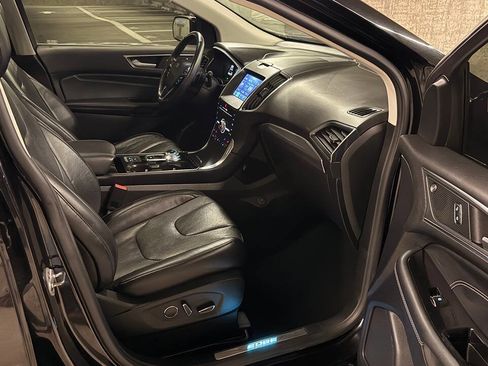 Used 2019 Ford Edge Titanium w/ Equipment Group 301A image 18