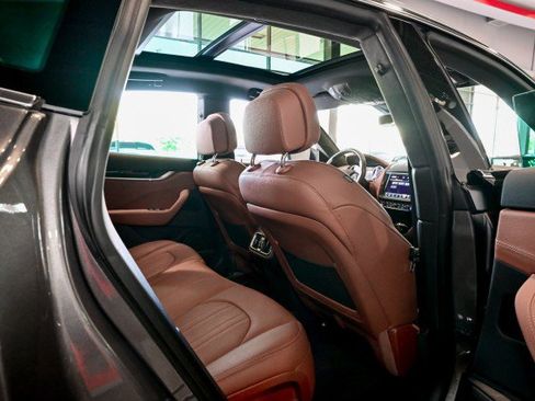 Used 2022 Maserati Levante Modena AWD/4WD image 22