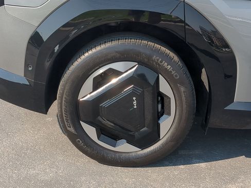 Certified 2024 Kia EV9 Land AWD/4WD image 12