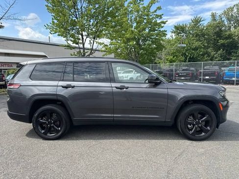 Used 2023 Jeep Grand Cherokee L Laredo AWD/4WD image 14