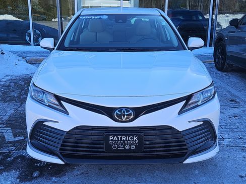 Used 2022 Toyota Camry LE image 18