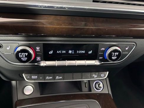 Used 2019 Audi Q5 2.0T Premium w/ Convenience Package AWD/4WD image 17
