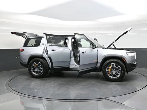 Used 2023 Rivian R1S Adventure AWD/4WD image 48