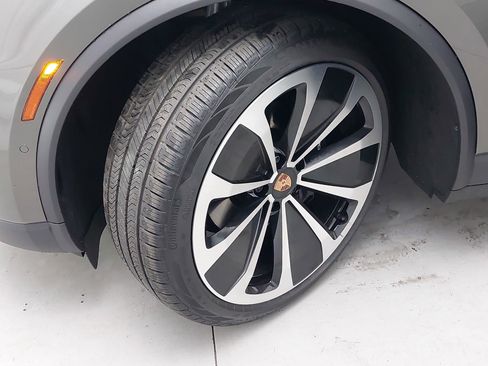 New 2026 Porsche Macan 4 Electric image 35