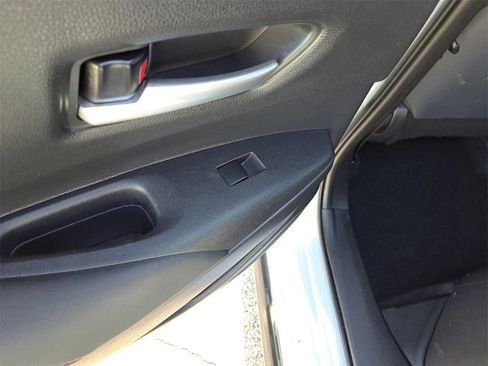 Used 2023 Toyota Corolla SE image 8