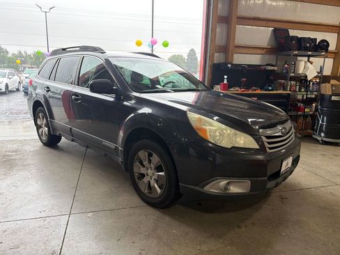 Used 2010 Subaru Outback 2.5i Premium AWD/4WD image 3