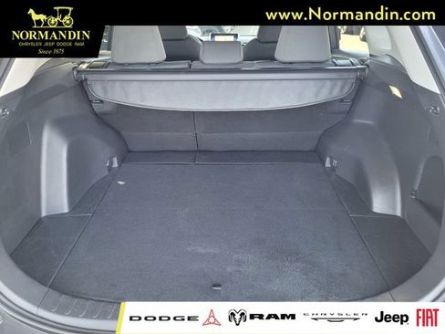 Used 2025 Toyota RAV4 XLE FWD image 19