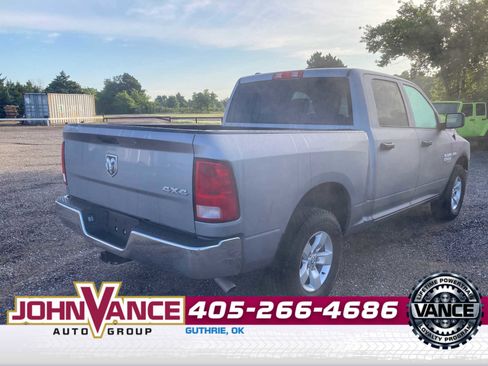 Used 2024 RAM 1500 4x4 Crew Cab Classic w/ Chrome Appearance Group image 7