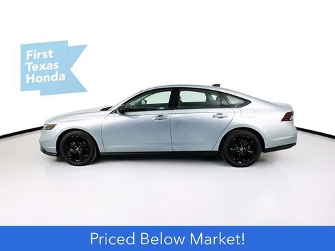 Used 2025 Honda Accord SE image 4