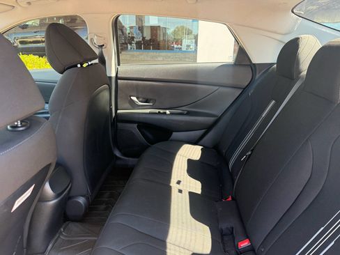 Used 2023 Hyundai Elantra Blue FWD image 12