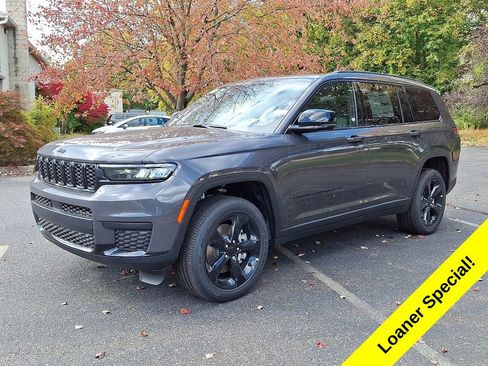New 2025 Jeep Grand Cherokee L Altitude AWD/4WD image 2