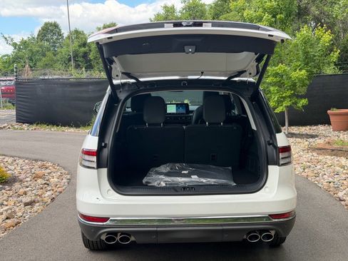 New 2026 Lincoln Aviator AWD image 16