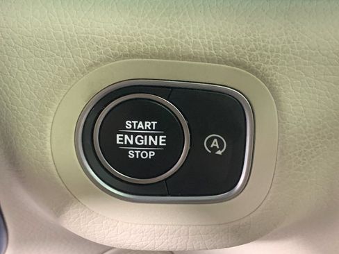 Used 2022 Mercedes-Benz GLE 350 4MATIC image 17