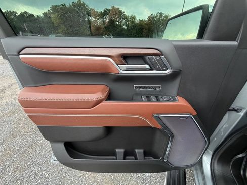 Used 2025 GMC Sierra 1500 Denali Ultimate AWD/4WD image 6