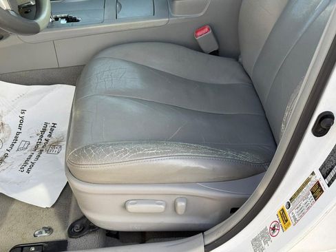 Used 2010 Toyota Camry XLE image 19