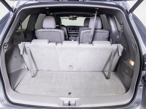 Used 2015 Toyota Highlander Limited w/ Driver Technology Package AWD/4WD image 16