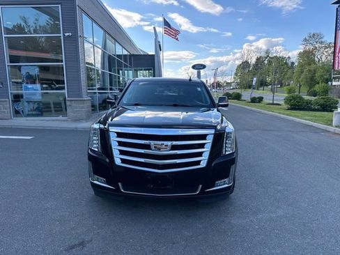 Used 2018 Cadillac Escalade Luxury AWD/4WD image 3