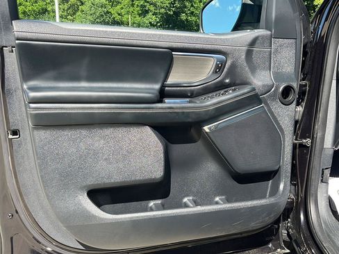 Used 2025 Ford Expedition Platinum AWD/4WD image 12