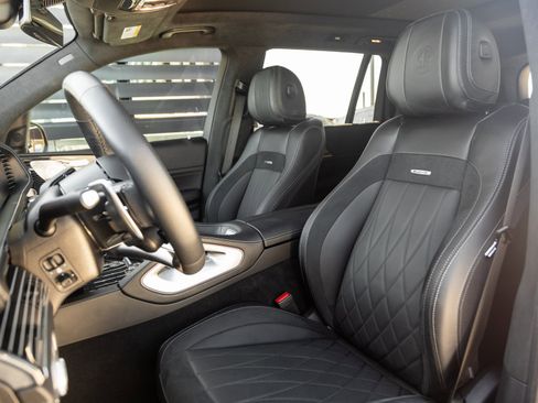 Used 2025 Mercedes-Benz GLS 63 AMG 4MATIC image 5