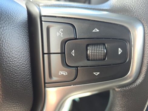 Used 2022 Chevrolet Silverado 2500 Custom w/ Custom Value Package image 19