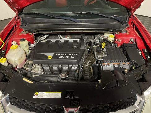 Used 2013 Dodge Avenger SE FWD image 33