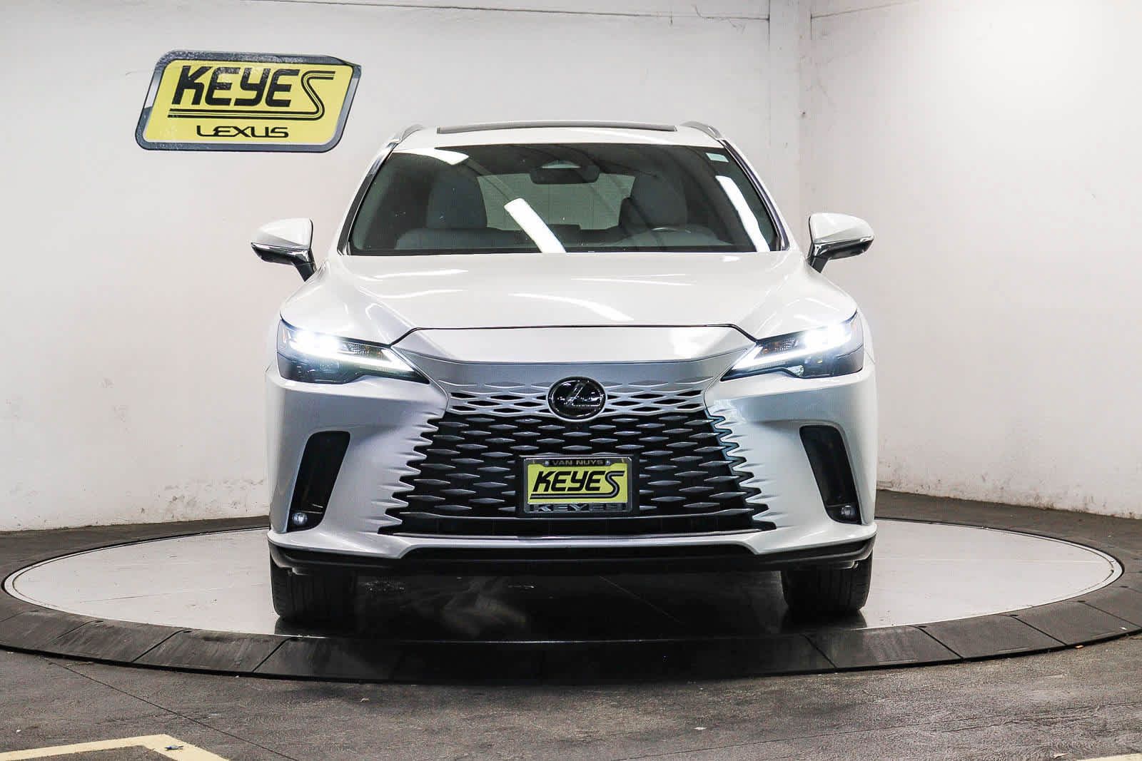 Used 2025 Lexus RX 350 Premium w/ Convenience Package FWD image 6