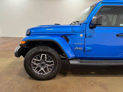 Used 2024 Jeep Wrangler Unlimited Sahara w/ Technology Group AWD/4WD image 37